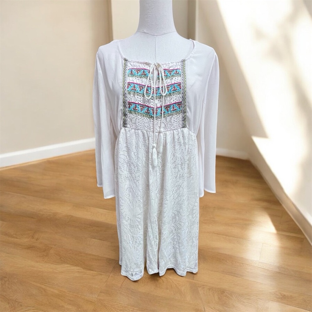 Flying Tomato Ivory Bell Sleeve Embroidered Lace Front Mini Dress Women’s Medium